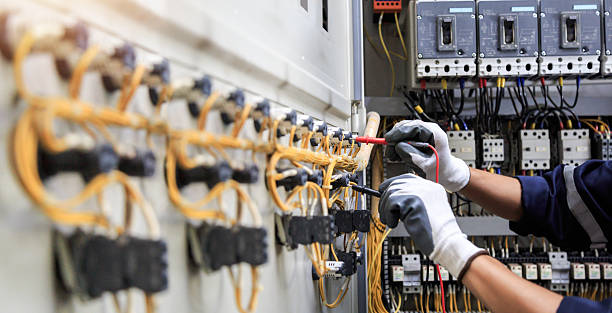 Professional Electrician technician working in Ashland, NJ